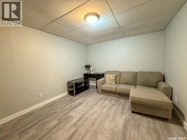 211 & 215 18th Avenue Ne, Swift Current, Saskatchewan  S9H 2Y2 - Photo 11 - SK035384