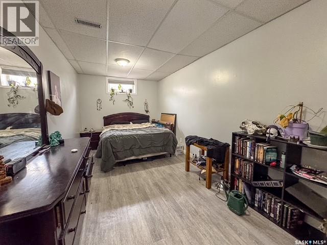 211 & 215 18th Avenue Ne, Swift Current, Saskatchewan  S9H 2Y2 - Photo 13 - SK035384