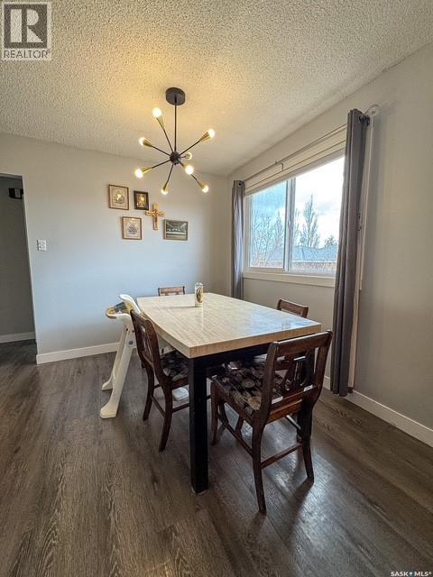211 & 215 18th Avenue Ne, Swift Current, Saskatchewan  S9H 2Y2 - Photo 6 - SK035384