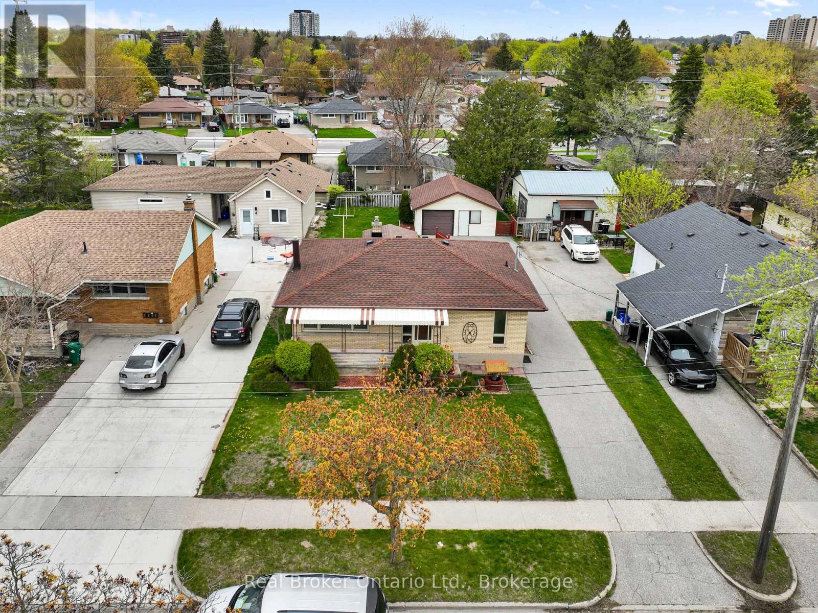 144 BYRON AVENUE, kitchener, Ontario