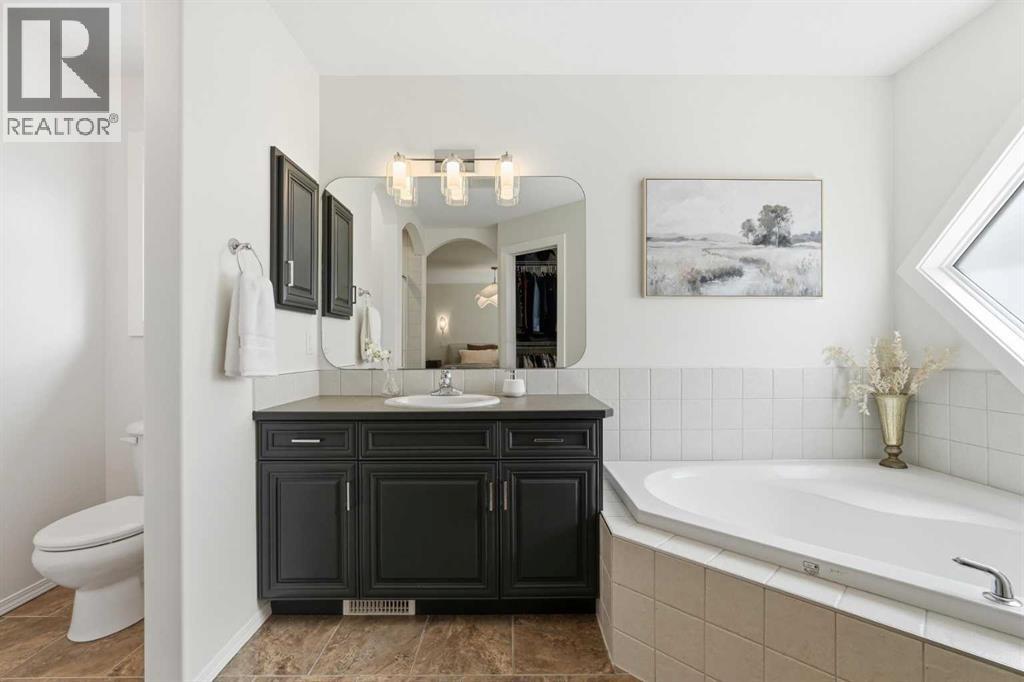 15 Valley Stream Manor Nw, Calgary, Alberta  T3B 5V9 - Photo 19 - A2307956