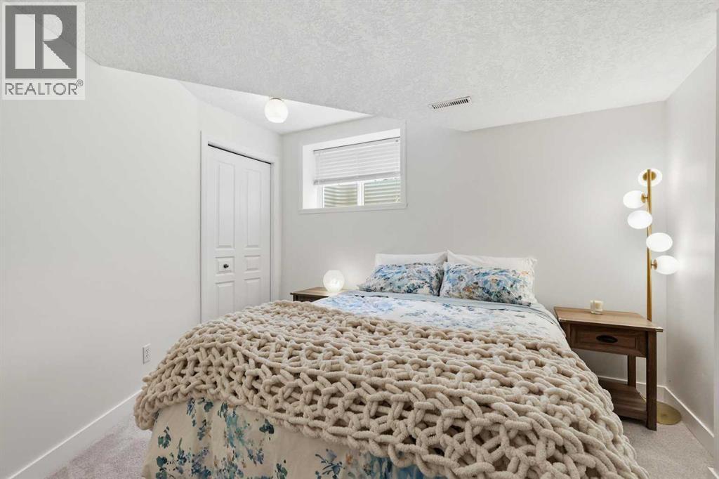 15 Valley Stream Manor Nw, Calgary, Alberta  T3B 5V9 - Photo 32 - A2307956