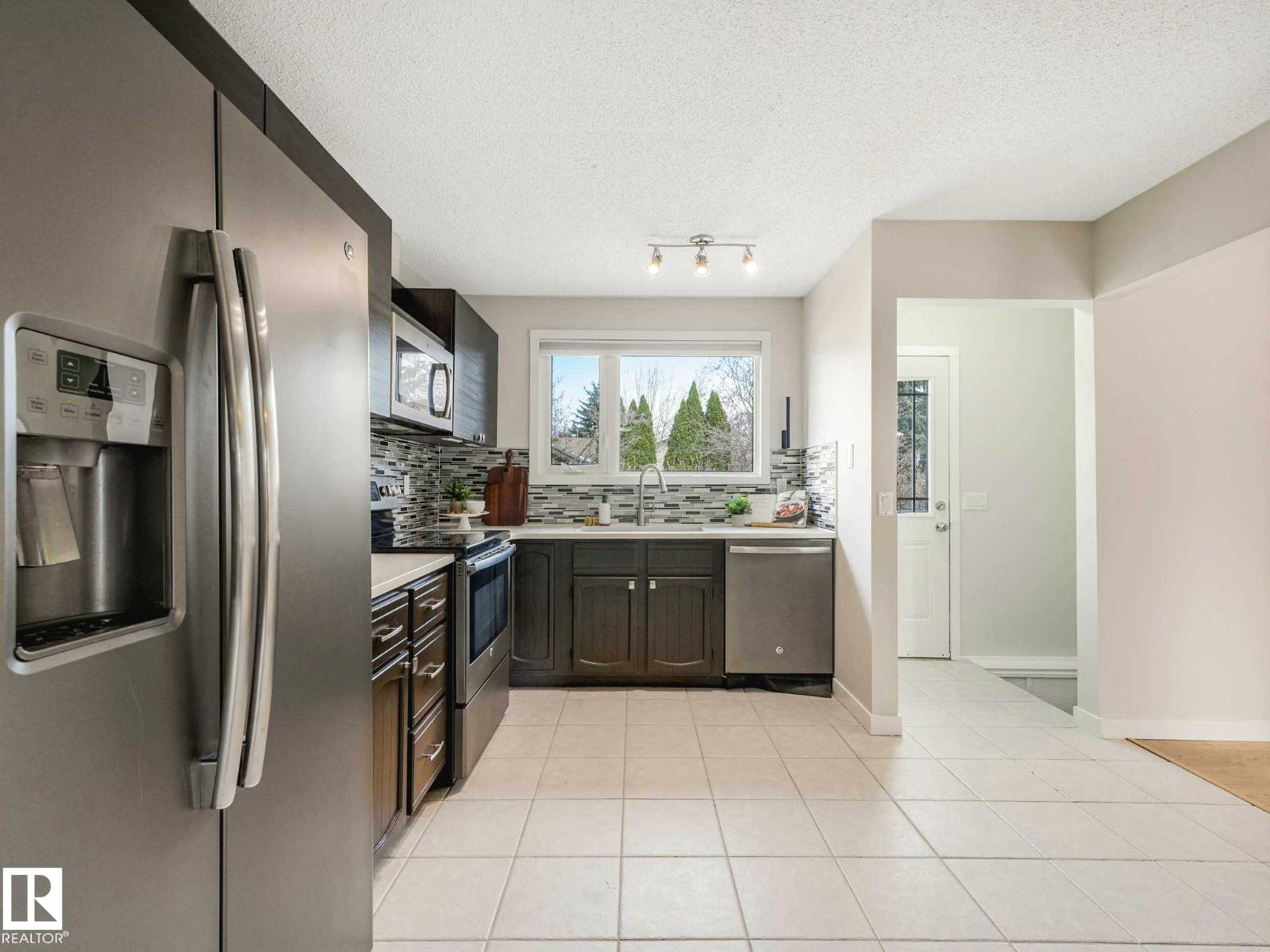 37 Woodstock Dr, Sherwood Park, Alberta  T8A 4C4 - Photo 12 - E4486483