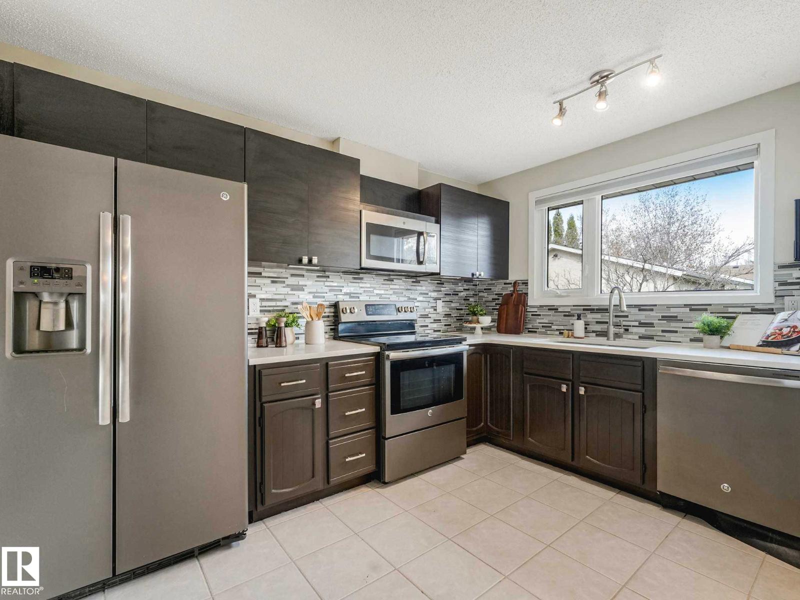 37 Woodstock Dr, Sherwood Park, Alberta  T8A 4C4 - Photo 13 - E4486483