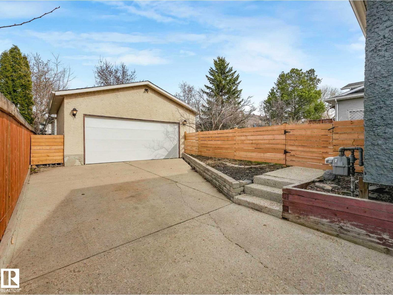 37 Woodstock Dr, Sherwood Park, Alberta  T8A 4C4 - Photo 3 - E4486483
