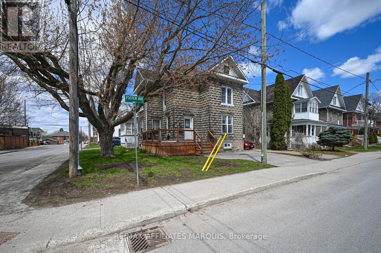 2 FOSTER AVENUE, Smiths Falls, Ontario