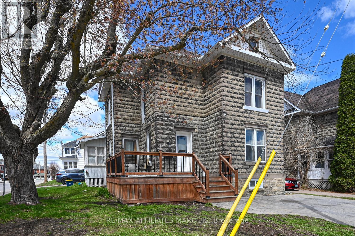 2 Foster Avenue, Smiths Falls, Ontario  K7A 1K1 - Photo 2 - X13100730