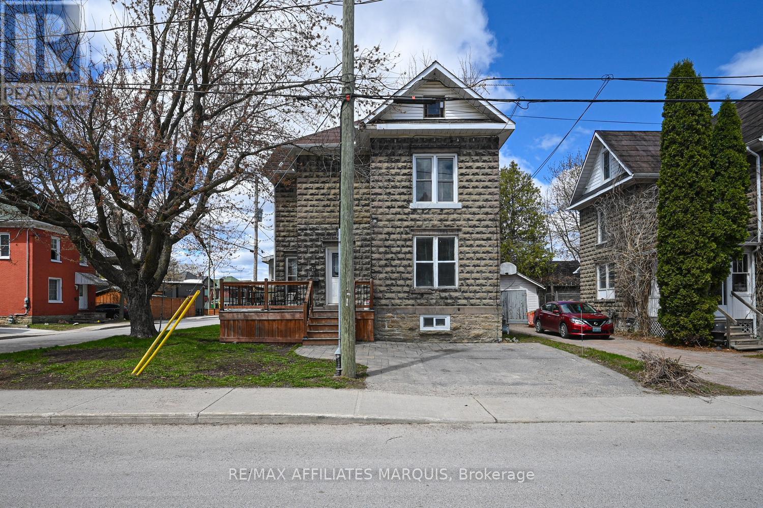 2 Foster Avenue, Smiths Falls, Ontario  K7A 1K1 - Photo 3 - X13100730