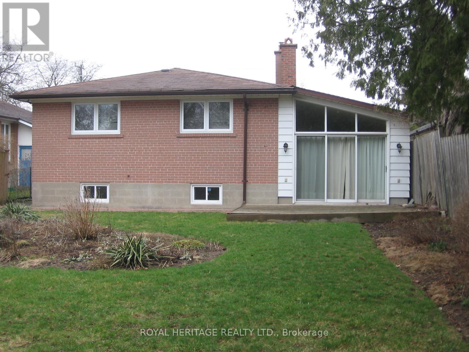 65 Bennett Road, Toronto (West Hill), Ontario  M1E 3Y2 - Photo 7 - E13100726