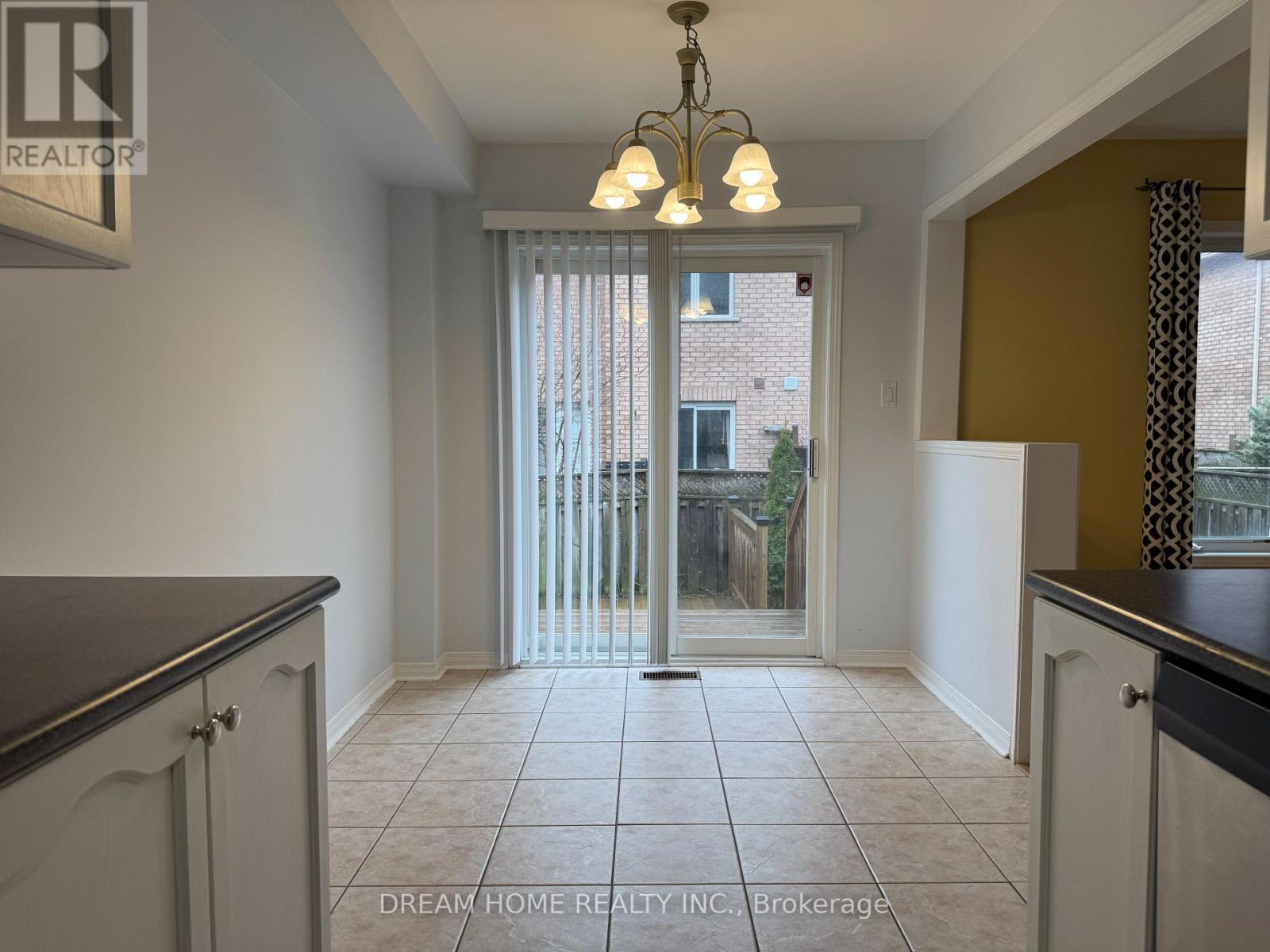 222 Coleridge Drive, Newmarket (Summerhill Estates), Ontario  L3X 2T4 - Photo 4 - N13100712