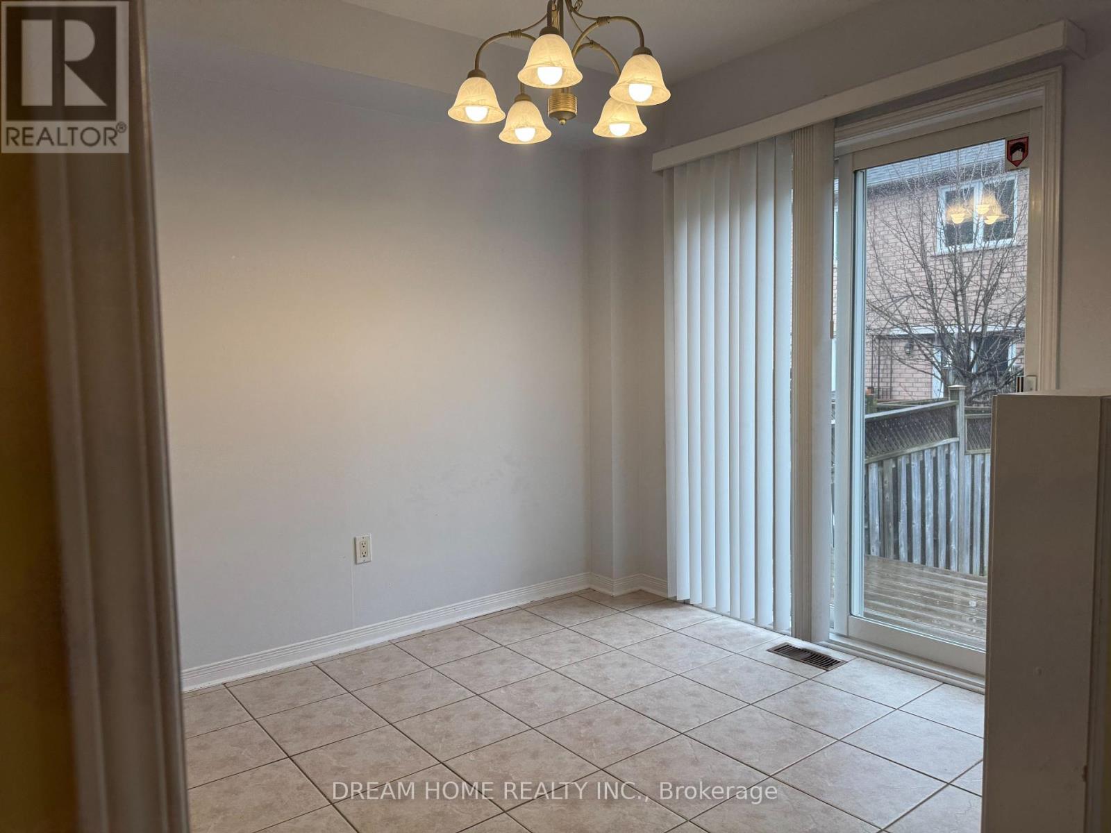 222 Coleridge Drive, Newmarket (Summerhill Estates), Ontario  L3X 2T4 - Photo 5 - N13100712