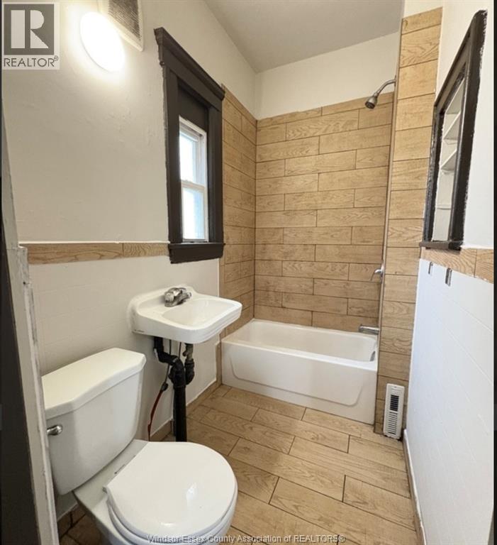 1011 Windsor Avenue, Windsor, Ontario  N9A 1K3 - Photo 9 - 26010446