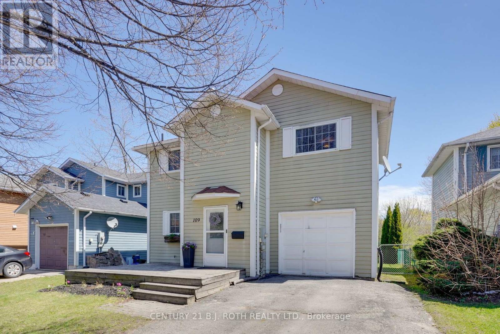 109 ELIZABETH STREET, barrie (ardagh), Ontario