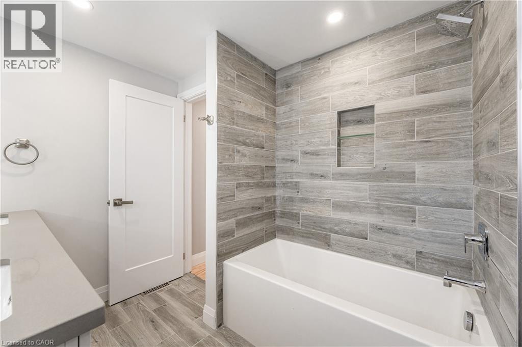 3 Benemar Court, Hamilton, Ontario  L8W 2R1 - Photo 14 - 40823216