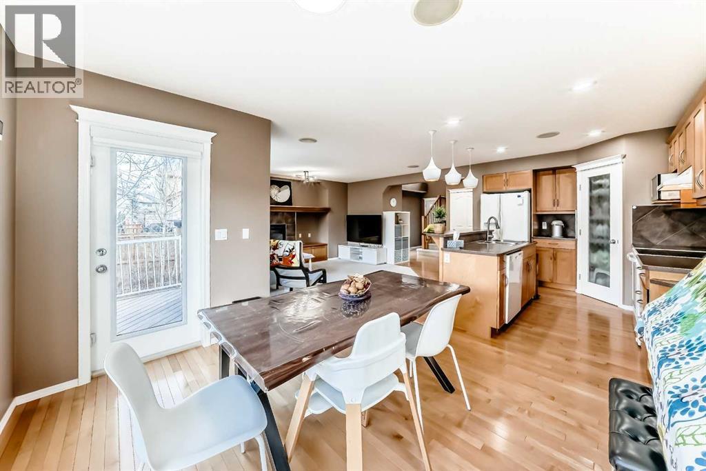 250 Royal Birch Way Nw, Calgary, Alberta  T3G 5X9 - Photo 12 - A2304534