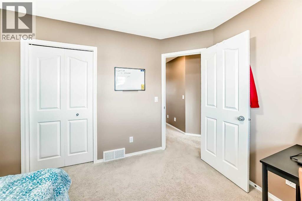 250 Royal Birch Way Nw, Calgary, Alberta  T3G 5X9 - Photo 34 - A2304534