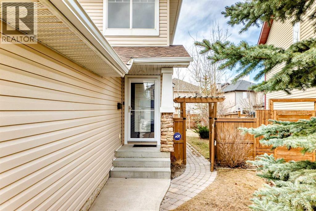 250 Royal Birch Way Nw, Calgary, Alberta  T3G 5X9 - Photo 2 - A2304534