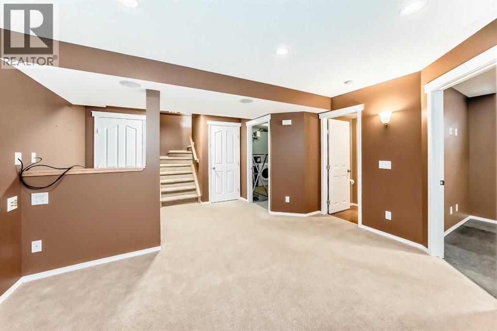 250 Royal Birch Way Nw, Calgary, Alberta  T3G 5X9 - Photo 38 - A2304534