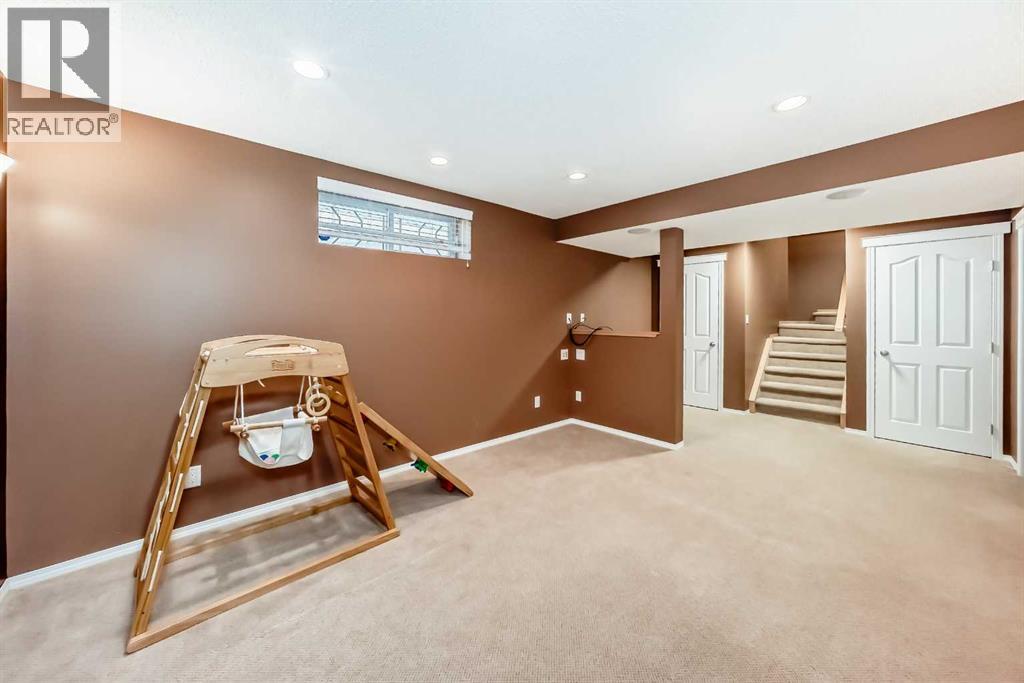 250 Royal Birch Way Nw, Calgary, Alberta  T3G 5X9 - Photo 39 - A2304534
