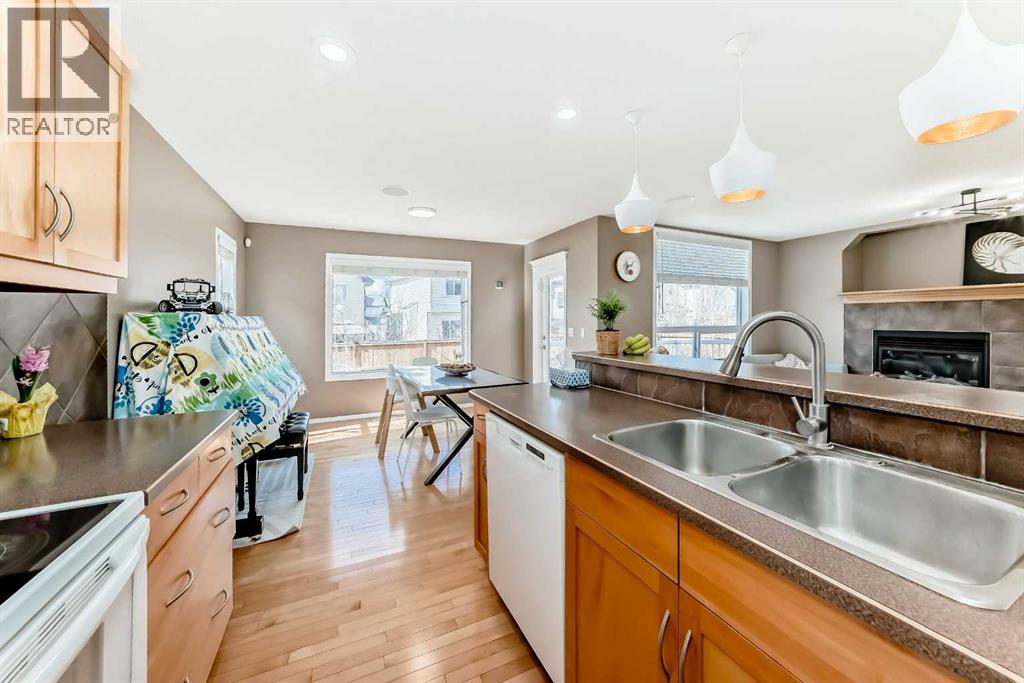 250 Royal Birch Way Nw, Calgary, Alberta  T3G 5X9 - Photo 7 - A2304534