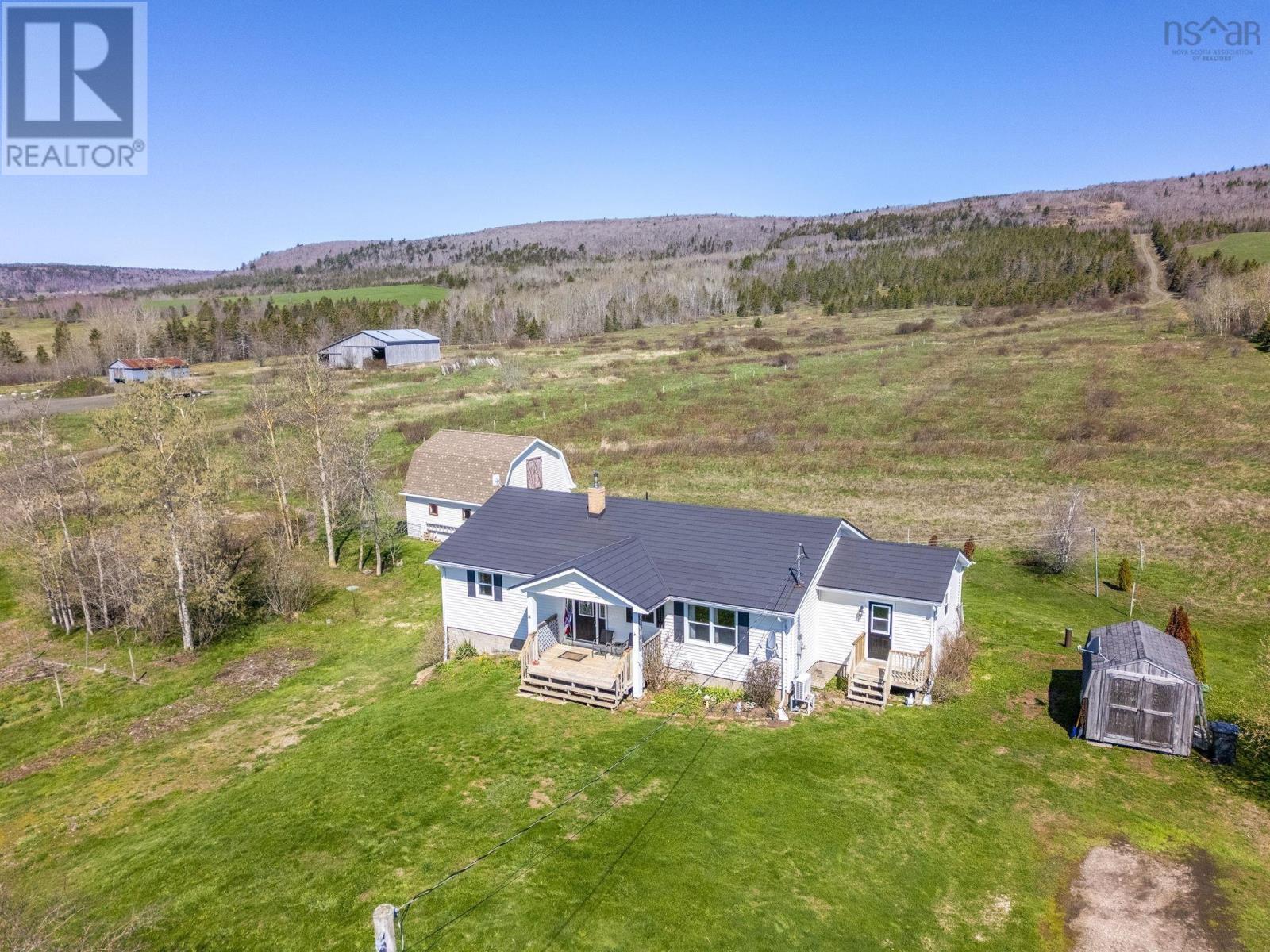 427 Brooklyn Rd, Brooklyn, Nova Scotia  B0S 1M0 - Photo 3 - 202609566