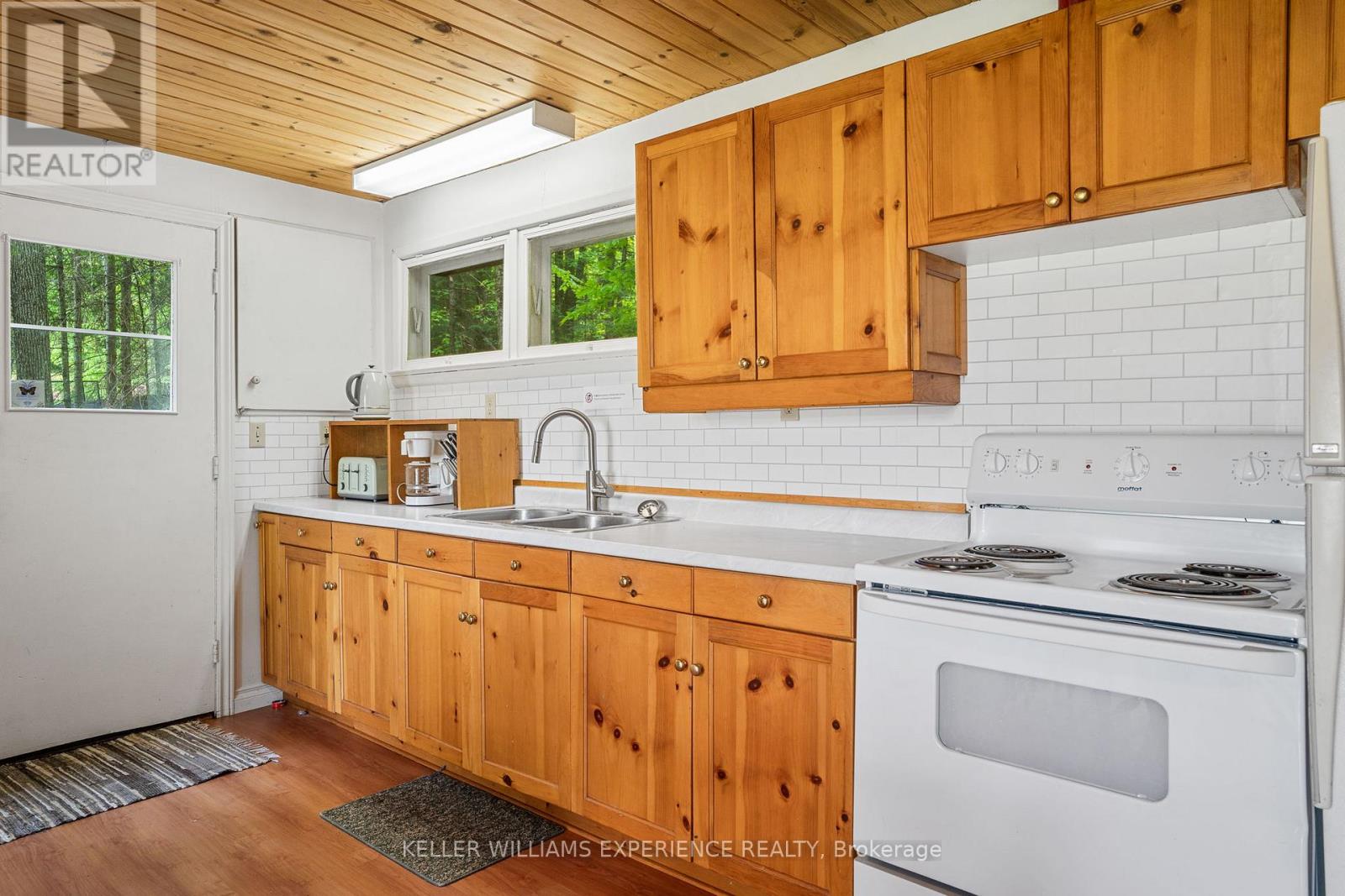 1049 Elsie Bay Drive, Minden Hills (Minden), Ontario  K0M 2K0 - Photo 3 - X13100762