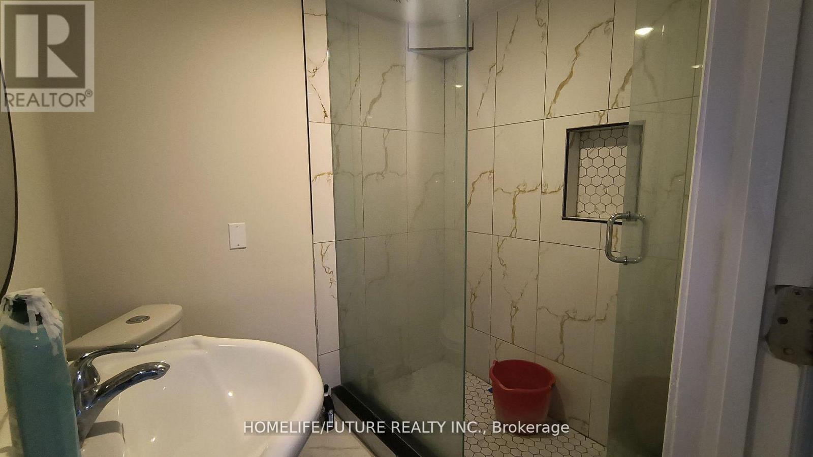 Bsmt - 2 Cora Crescent, Toronto, Ontario  M1P 4M4 - Photo 10 - E13099748