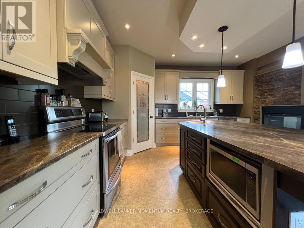 22 John Street, St. Catharines (Port Dalhousie), Ontario  L2N 4P1 - Photo 4 - X13100786