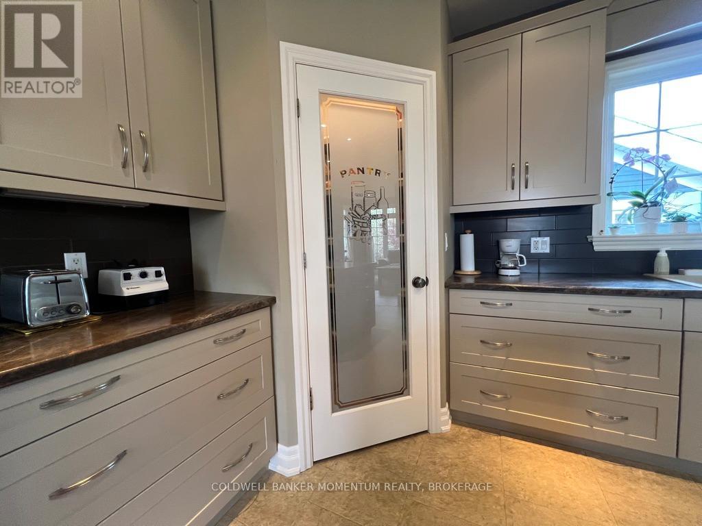 22 John Street, St. Catharines (Port Dalhousie), Ontario  L2N 4P1 - Photo 5 - X13100786
