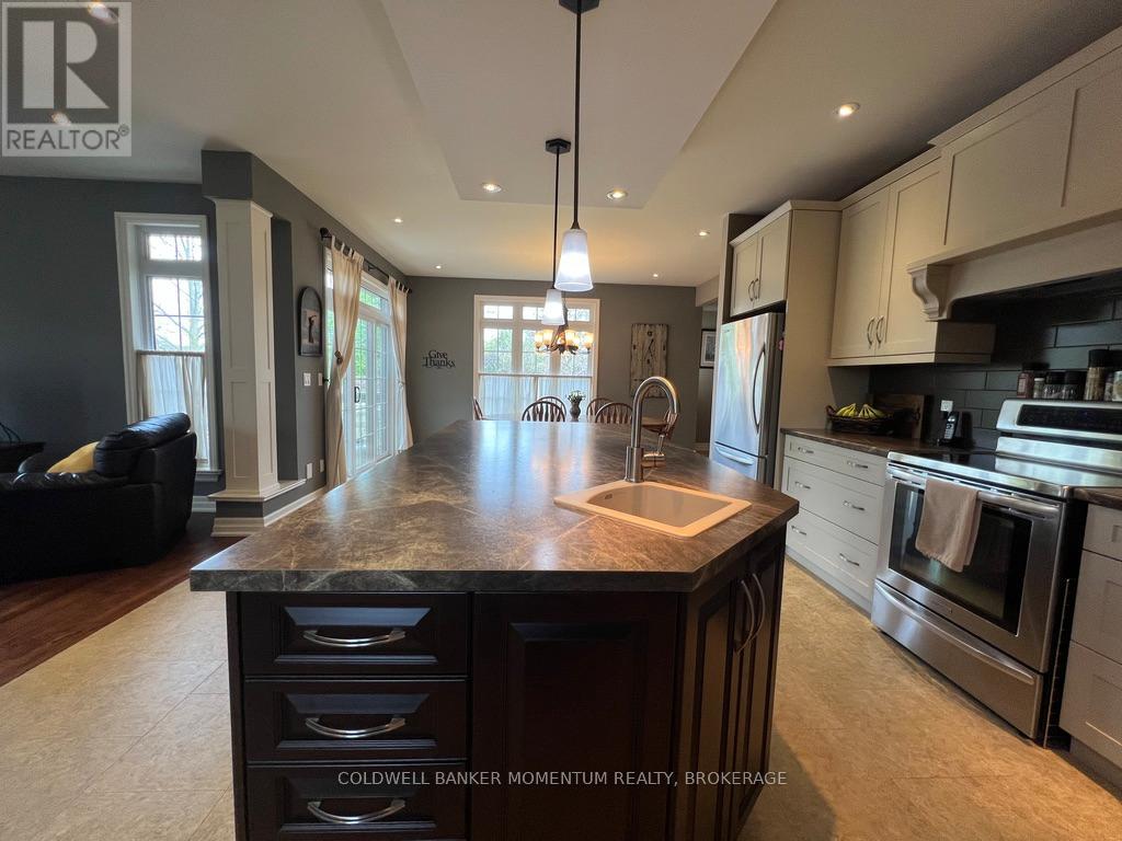 22 John Street, St. Catharines (Port Dalhousie), Ontario  L2N 4P1 - Photo 6 - X13100786