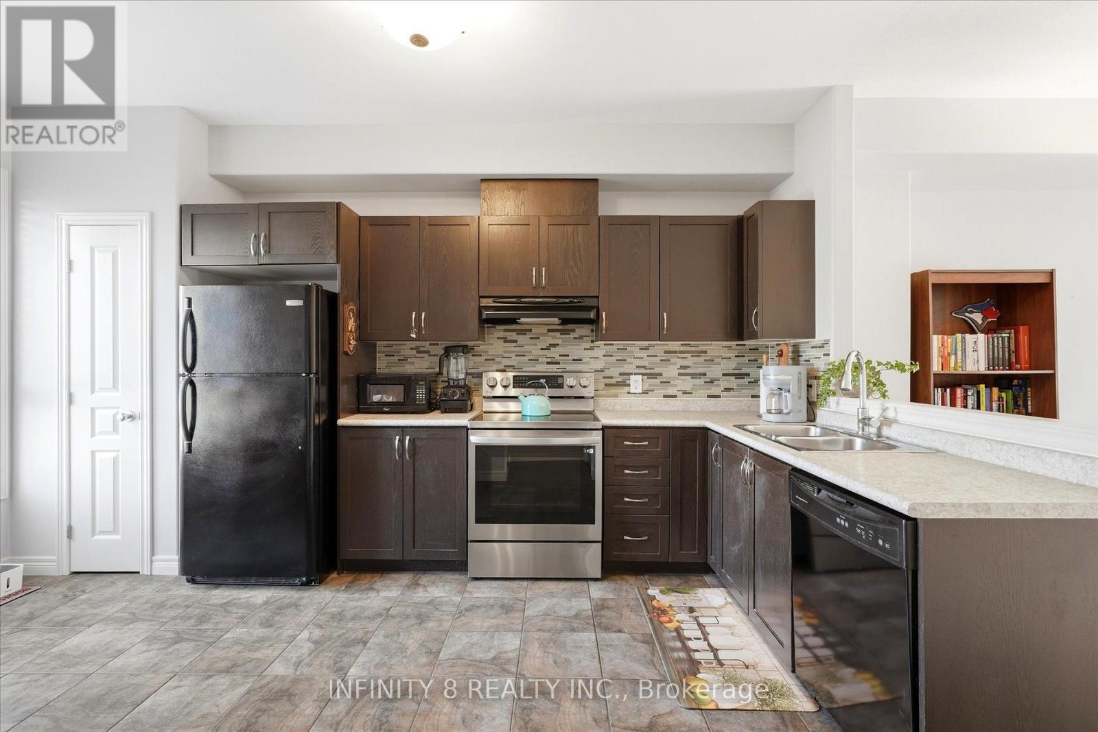 47 - 8 Hemlock Way E, Grimsby (Grimsby West), Ontario  L3M 0B5 - Photo 3 - X13100884