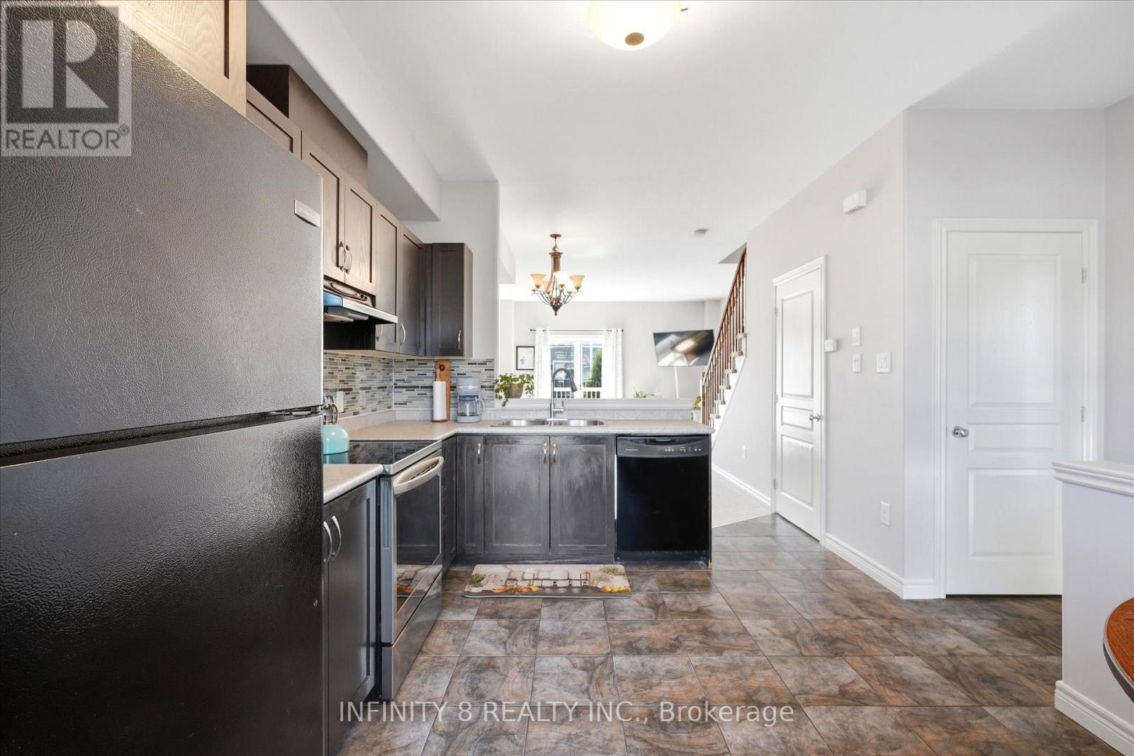 47 - 8 Hemlock Way E, Grimsby (Grimsby West), Ontario  L3M 0B5 - Photo 4 - X13100884