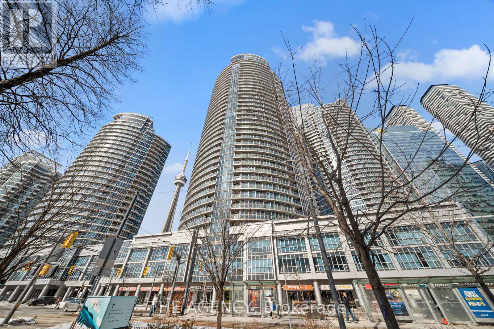 3313 - 208 Queens Quay W, Toronto, Ontario  M5J 2Y5 - Photo 1 - C13096180