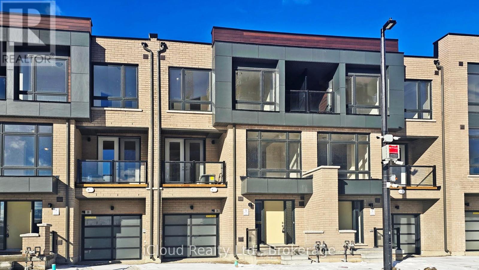 38 Dandara Gate, Vaughan, Ontario  L4L 0M6 - Photo 2 - N12960966