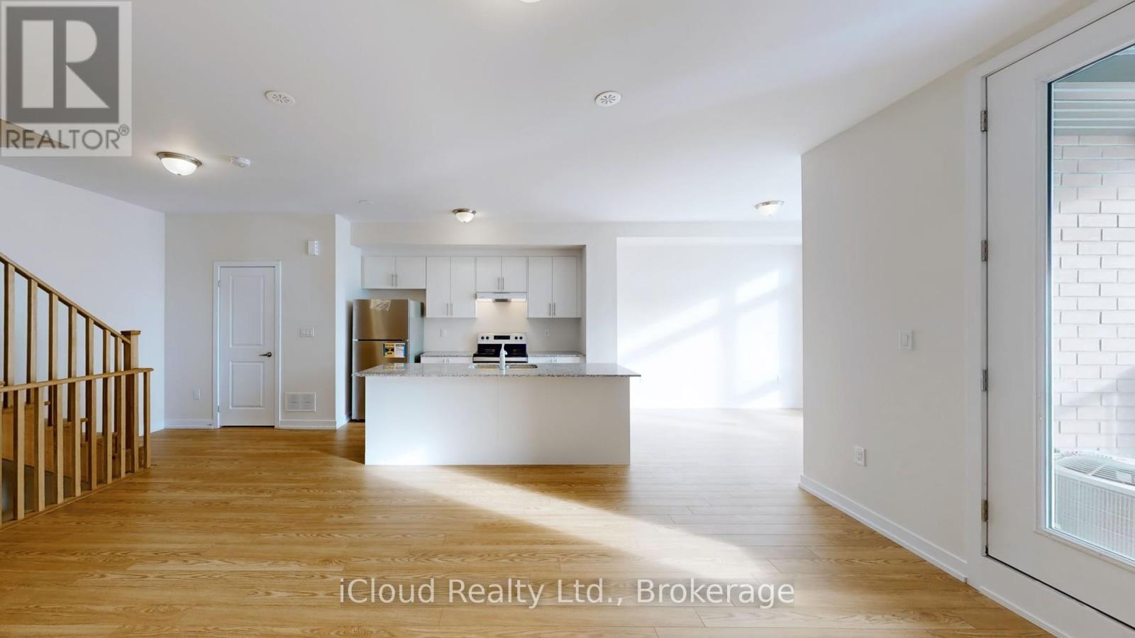 38 Dandara Gate, Vaughan, Ontario  L4L 0M6 - Photo 10 - N12960966