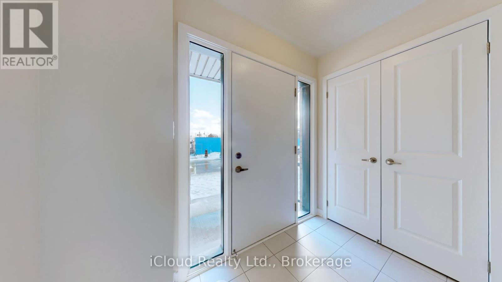 38 Dandara Gate, Vaughan, Ontario  L4L 0M6 - Photo 5 - N12960966