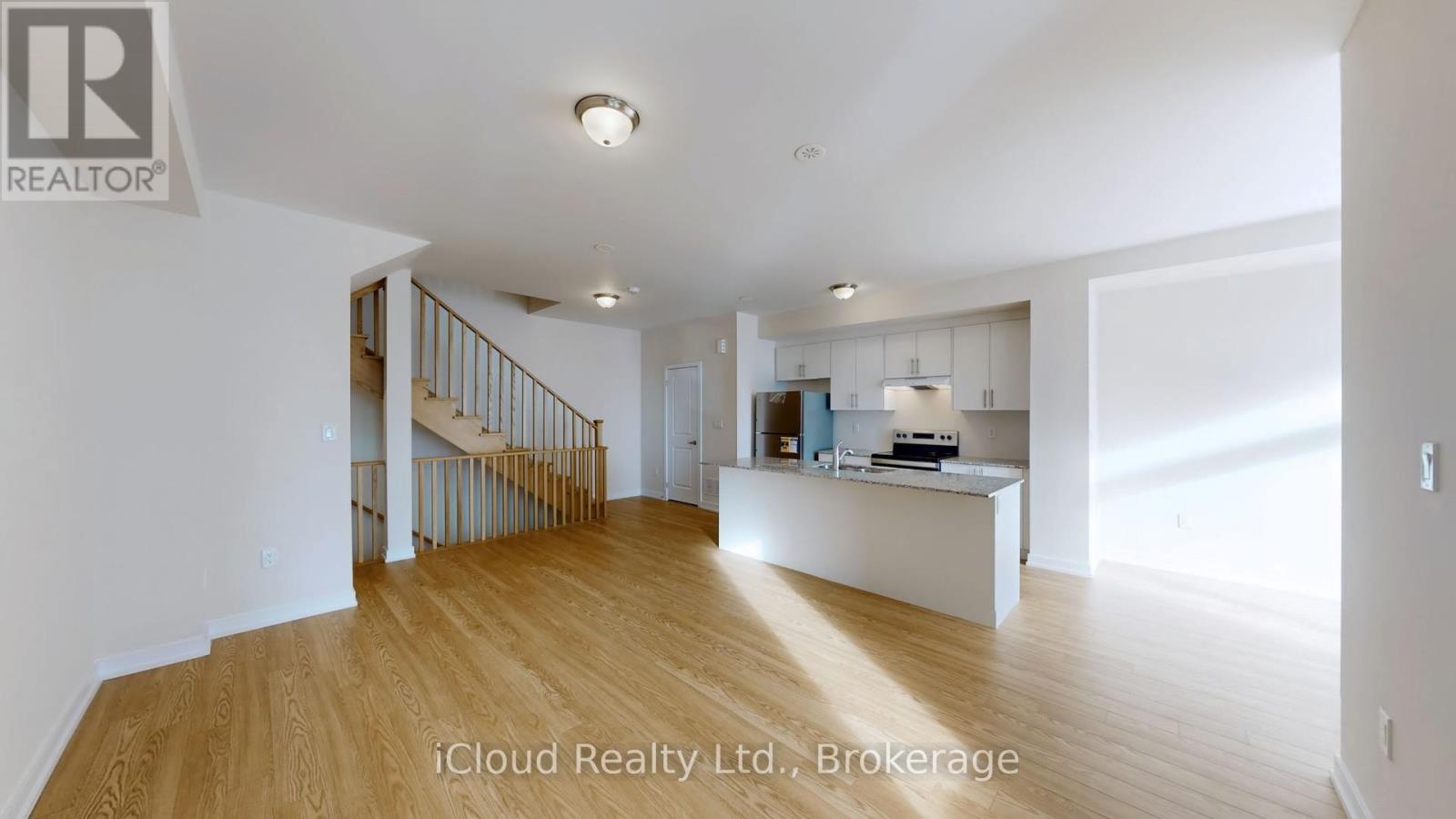 38 Dandara Gate, Vaughan, Ontario  L4L 0M6 - Photo 8 - N12960966