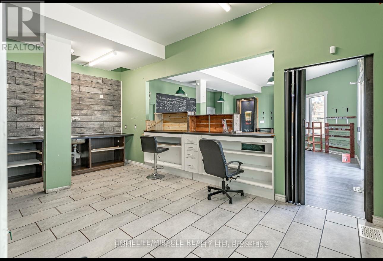 257 Dundas Street, Woodstock, Ontario  N4S 1A9 - Photo 6 - X12896618
