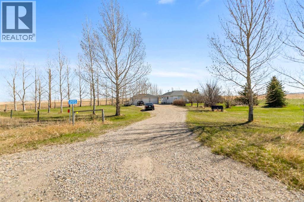 242039 Range Road 261, Rural Wheatland County, Alberta  T1P 0X1 - Photo 2 - A2309315