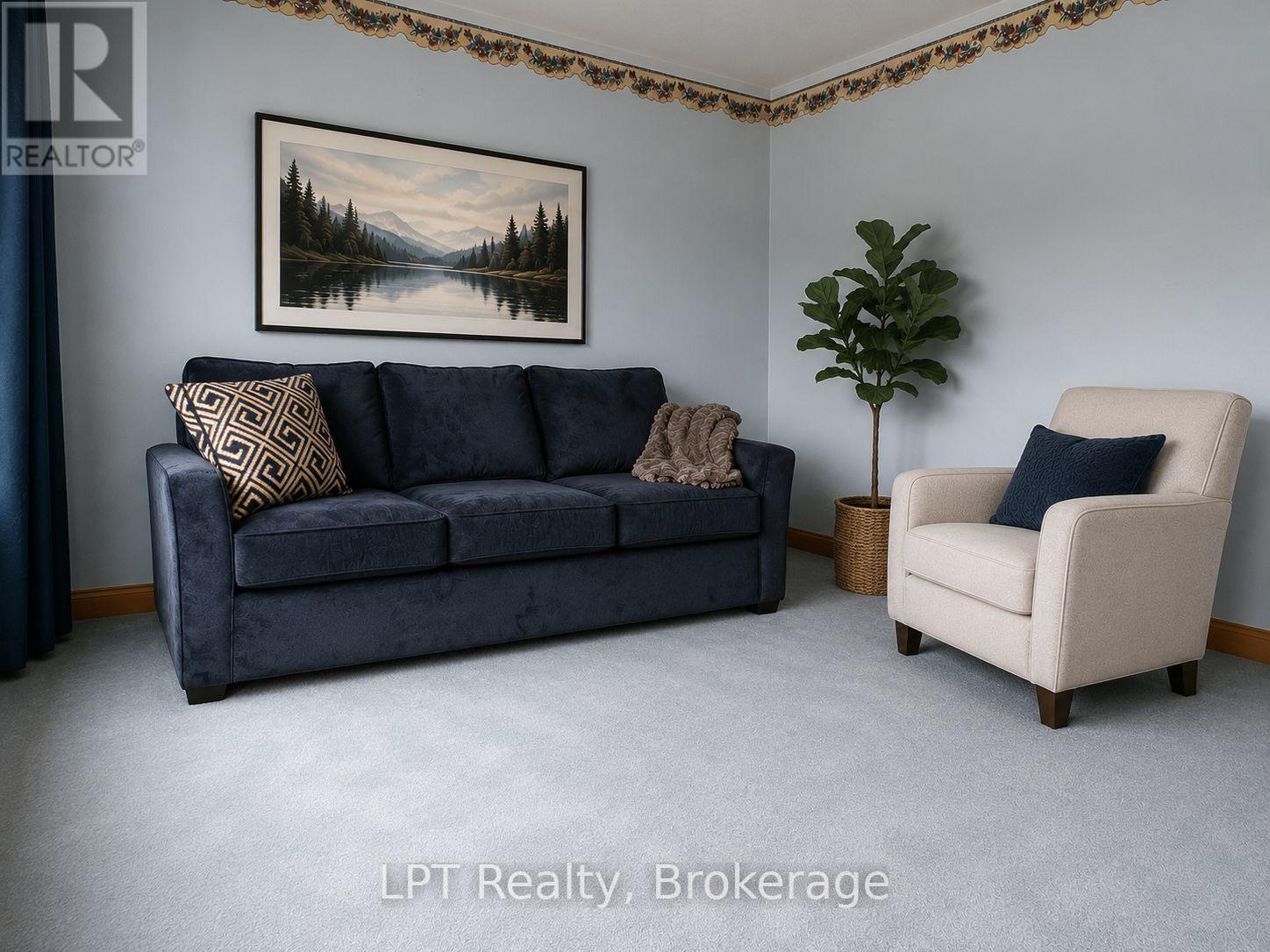 256 Farewell Street, Oshawa, Ontario  L1H 6L9 - Photo 5 - E13100776