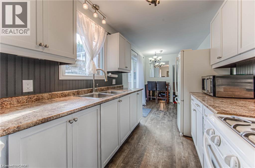 483 Kingscourt Drive Unit# A, Waterloo, Ontario  N2K 2X9 - Photo 4 - 40828430