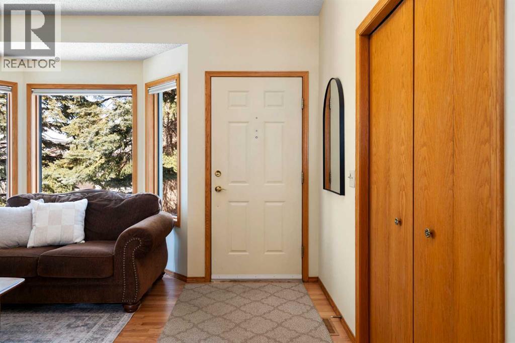 221 Scurfield Place Nw, Calgary, Alberta  T3L 1T3 - Photo 2 - A2299308