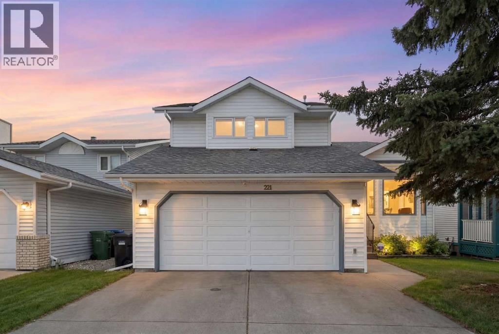 221 Scurfield Place Nw, Calgary, Alberta  T3L 1T3 - Photo 1 - A2299308