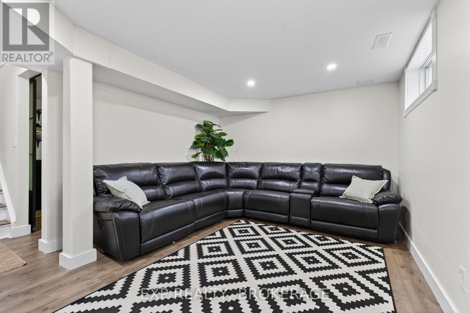 584 Freeman Crescent, Kingston (Kingston East (Incl Barret Crt)), Ontario  K7K 7H6 - Photo 30 - X13100774