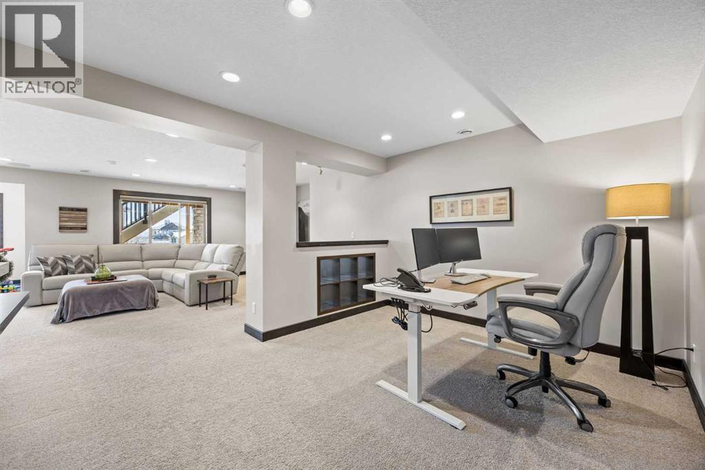 3 Tremblant Point SW, Calgary, Alberta  T3H 0B9 - Photo 33 - A2308009