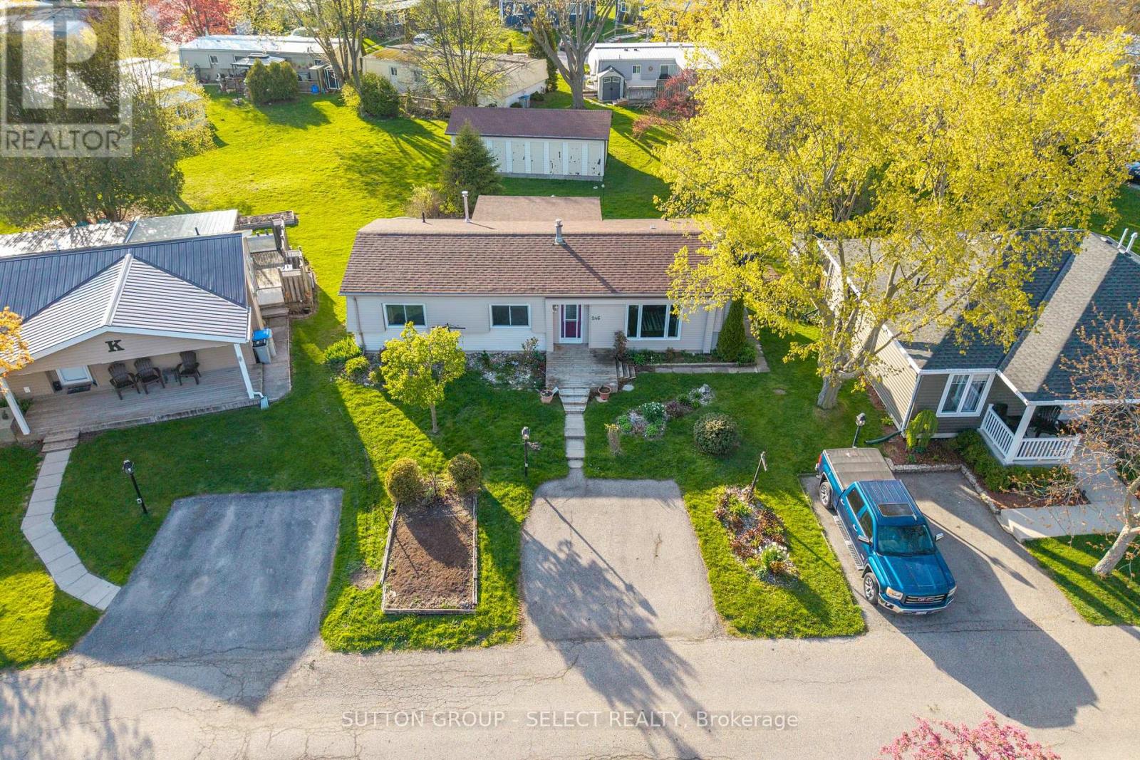 246 Southwinds Court, South Huron, Ontario  N0M 1T0 - Photo 1 - X13100848