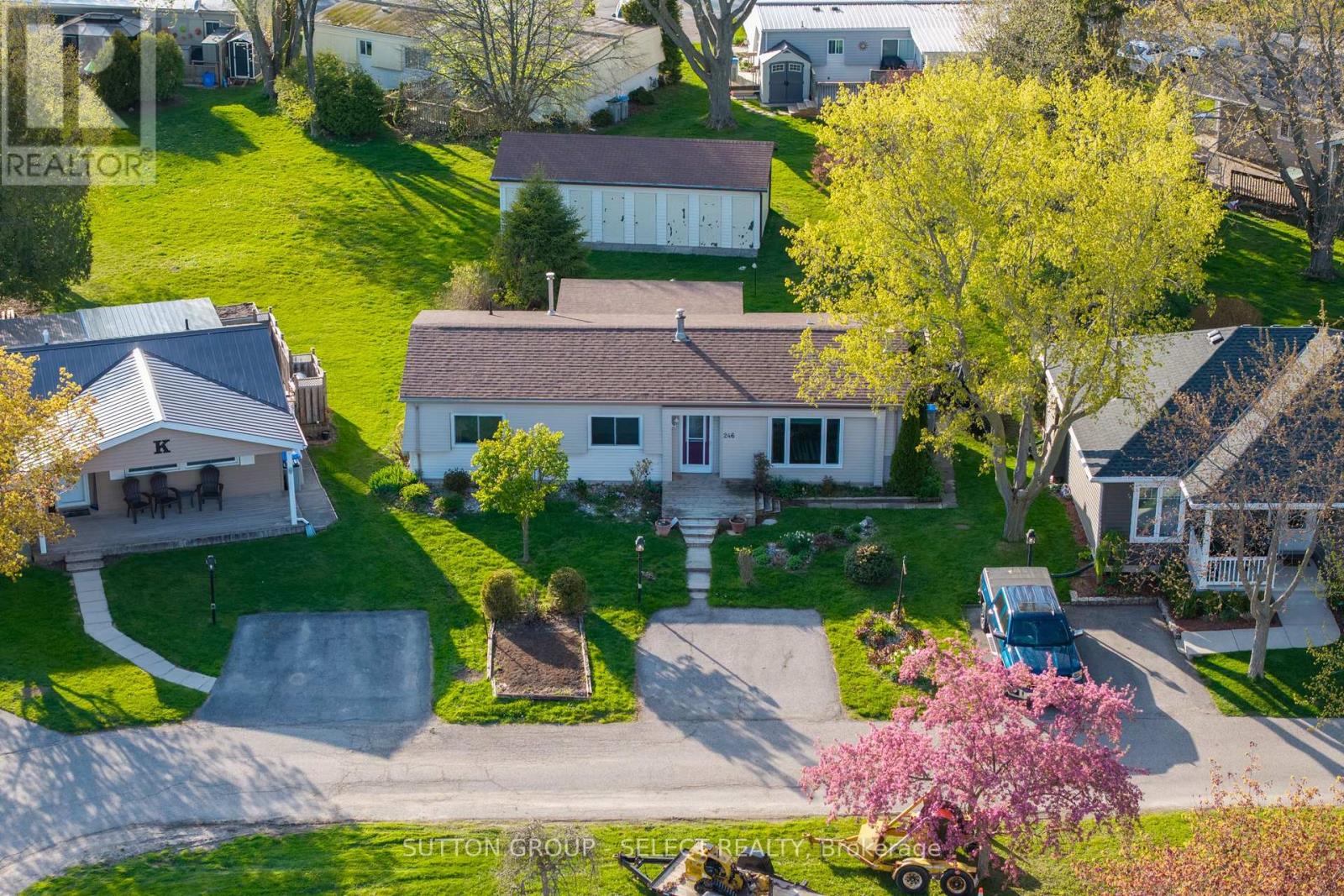 246 Southwinds Court, South Huron, Ontario  N0M 1T0 - Photo 40 - X13100848