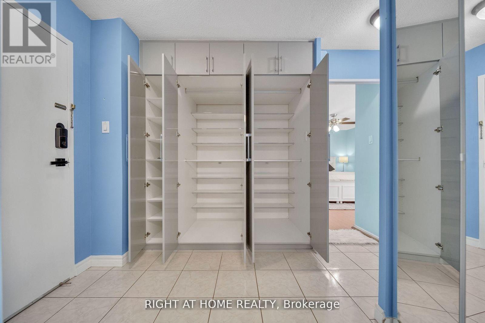 1415 - 260 Seneca Park N, Toronto, Ontario  M2J 4S6 - Photo 11 - C13100780