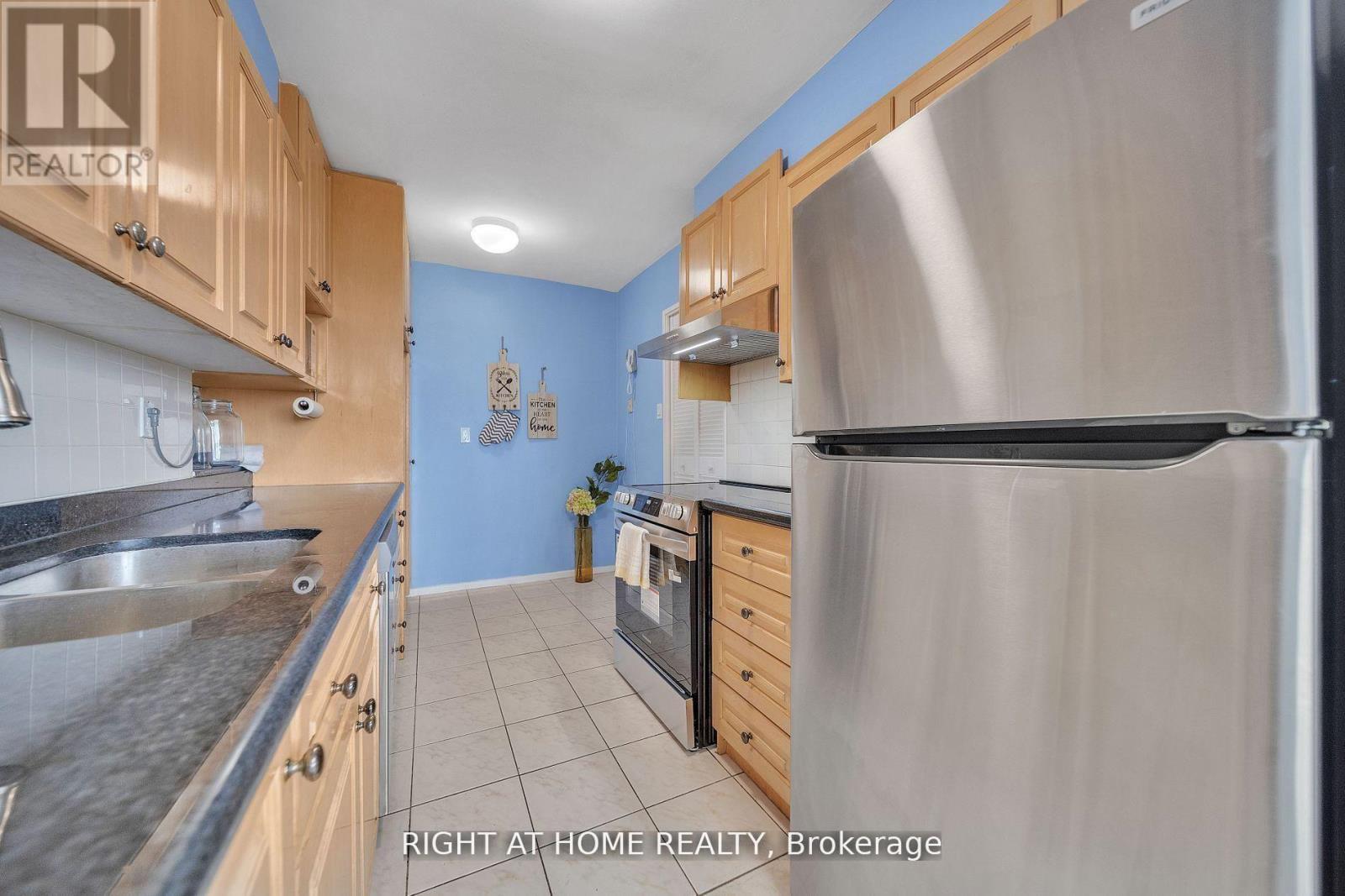 1415 - 260 Seneca Park N, Toronto, Ontario  M2J 4S6 - Photo 23 - C13100780