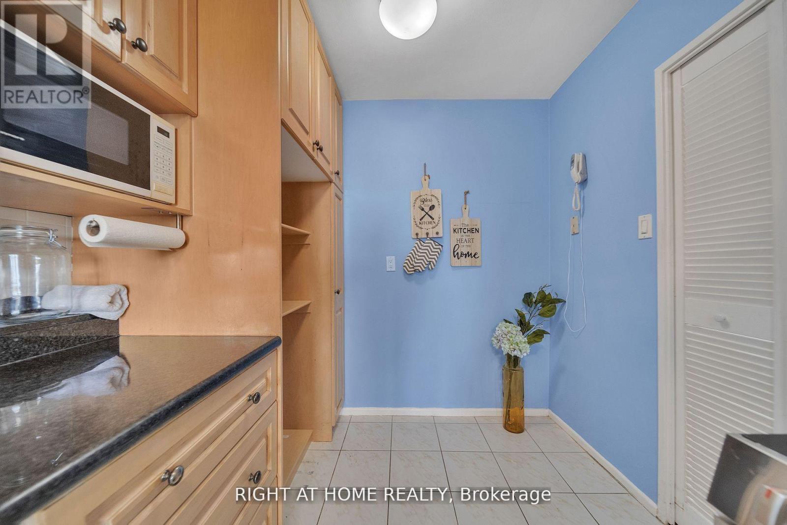 1415 - 260 Seneca Park N, Toronto, Ontario  M2J 4S6 - Photo 24 - C13100780